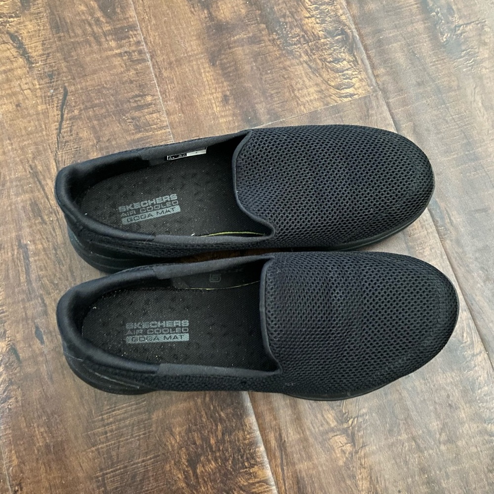 Sketchers Slip on Sneakers
